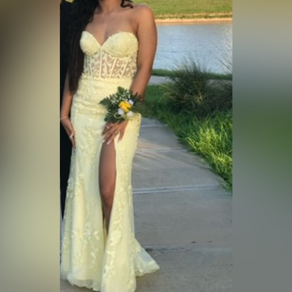 Sherri Hill yellow Prom Dress. Like New!